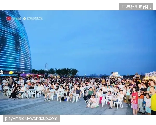 脱离赛事文化与城市特色，部分场馆强行打造的“网红”光影秀，因缺乏文化内核而生命周期短暂